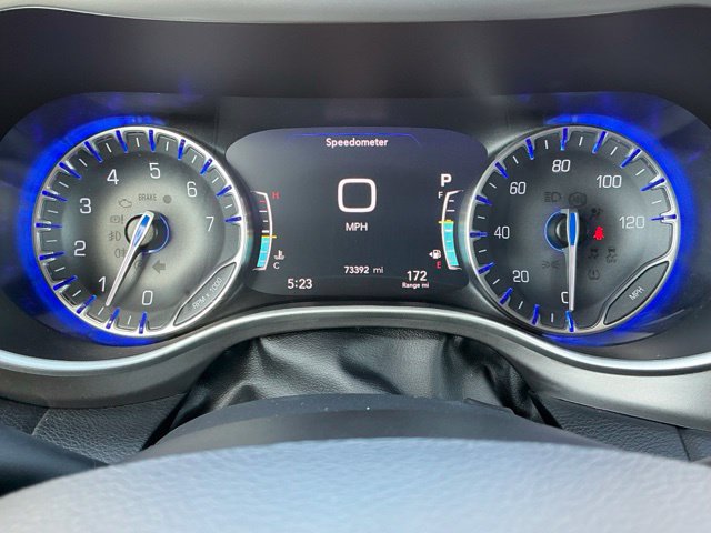 Used 2021 Chrysler Pacifica Touring-L FWD image 32