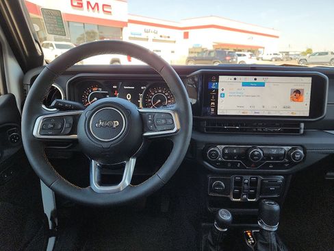 Used 2024 Jeep Wrangler Sahara image 11