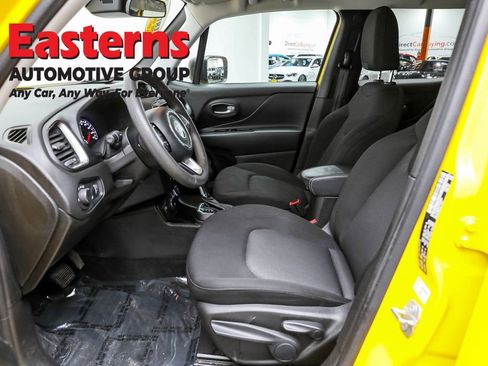 Used 2023 Jeep Renegade Latitude image 14