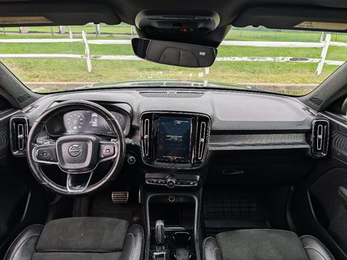 Used 2020 Volvo XC40 T5 R-Design w/ Protection Package Premier AWD/4WD image 30