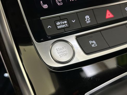 Used 2020 Audi Q8 Premium Plus AWD/4WD image 32