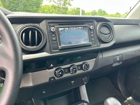 Used 2017 Toyota Tacoma SR RWD image 23
