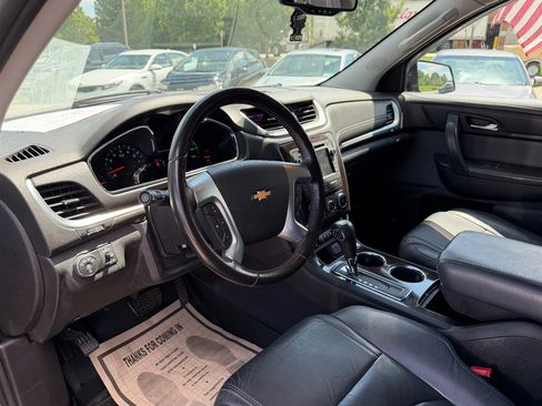 Used 2016 Chevrolet Traverse LT FWD image 13