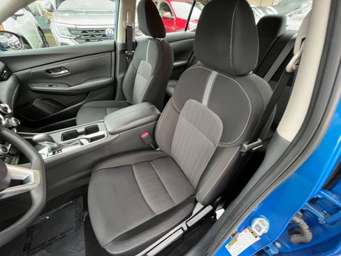 Used 2025 Nissan Sentra SV image 36