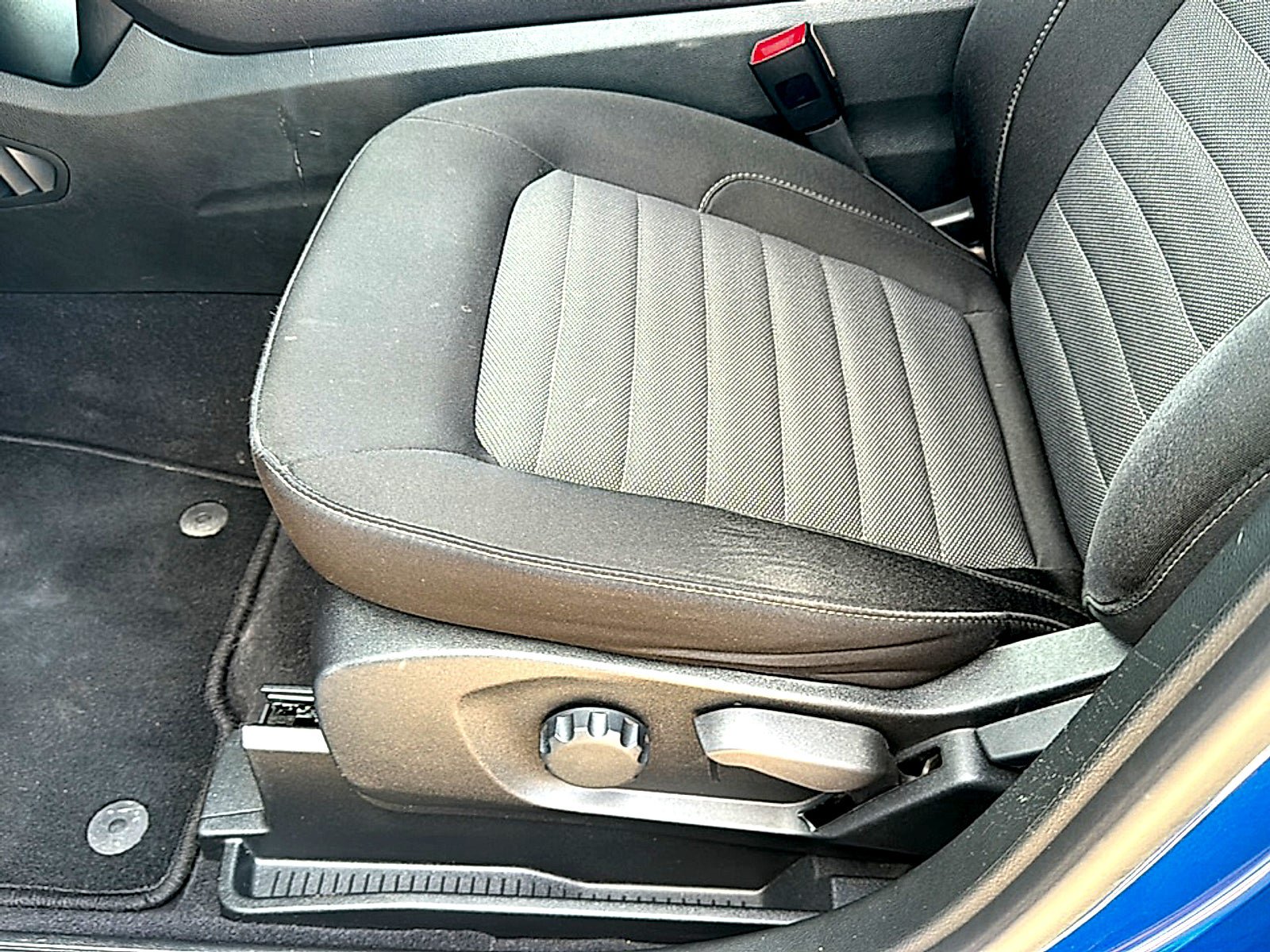 Used 2024 Ford Edge SE AWD/4WD image 15