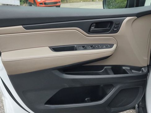 Used 2023 Honda Odyssey EX-L image 18