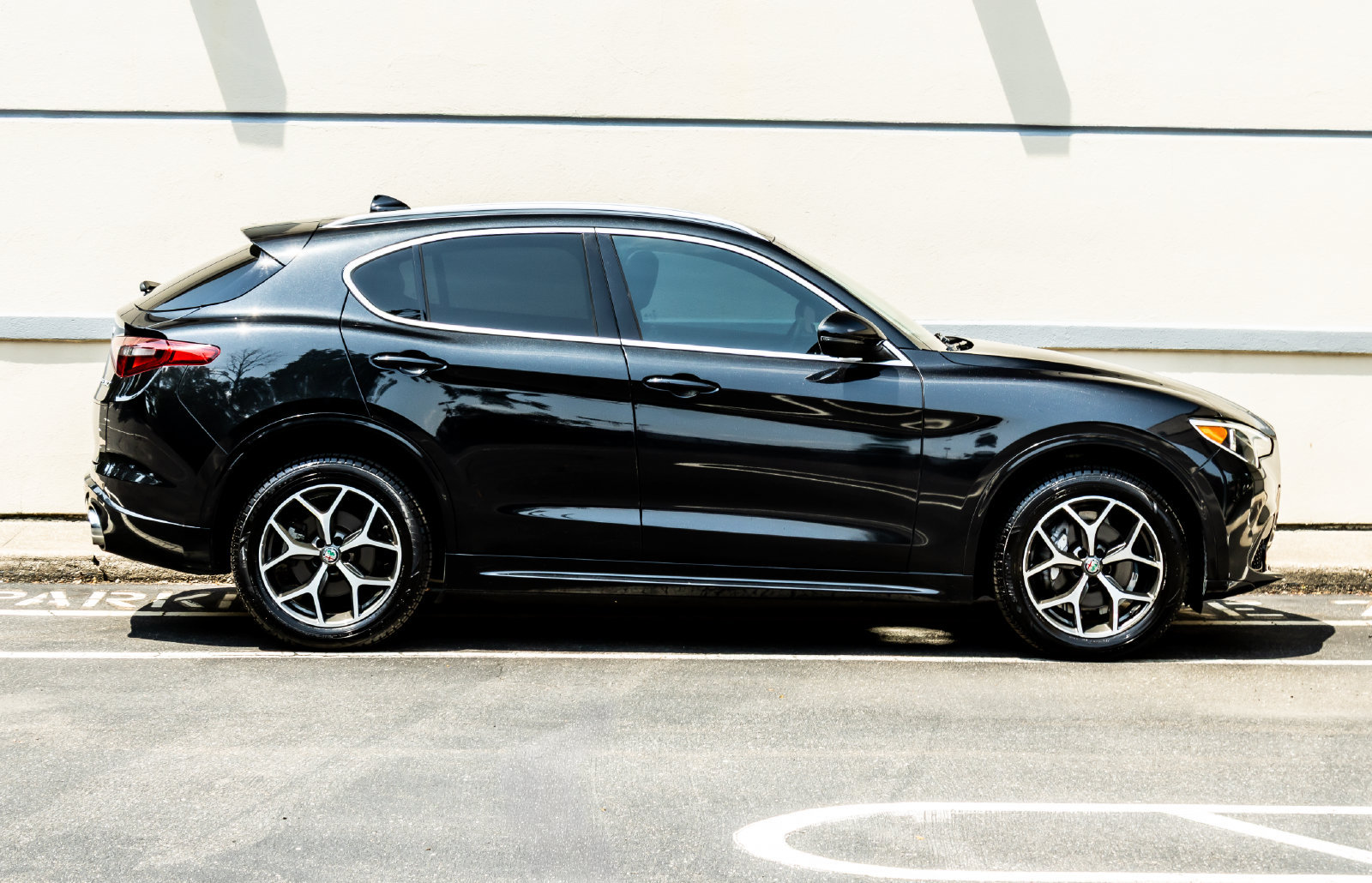 Used 2021 Alfa Romeo Stelvio Ti AWD/4WD image 10