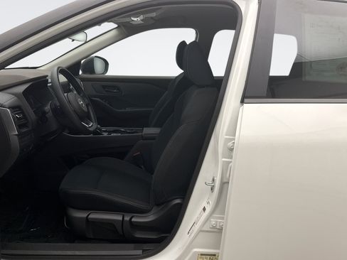 Used 2023 Nissan Rogue S AWD/4WD image 11