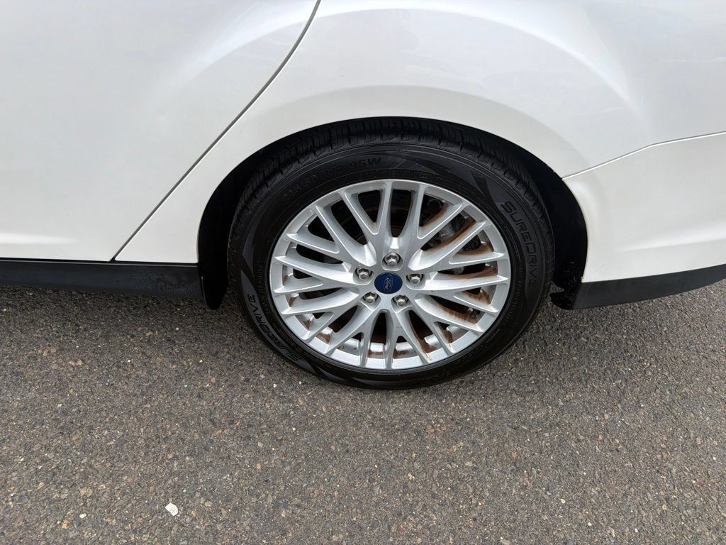 Used 2014 Ford Focus Titanium FWD image 31