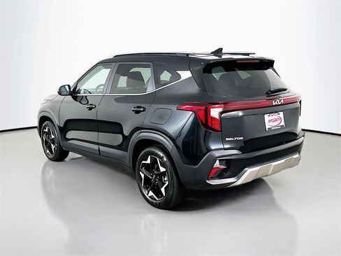 Certified 2024 Kia Seltos EX image 17