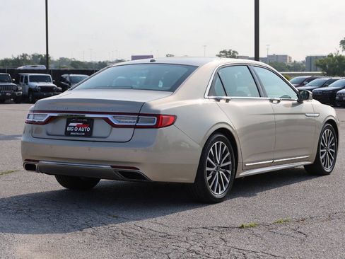 Used 2017 Lincoln Continental Select FWD image 9