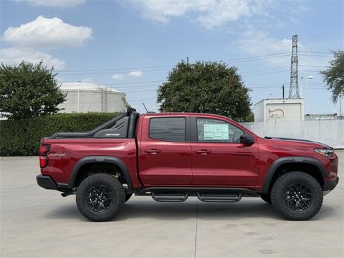 New 2025 Chevrolet Colorado ZR2 w/ Midnight Edition image 3