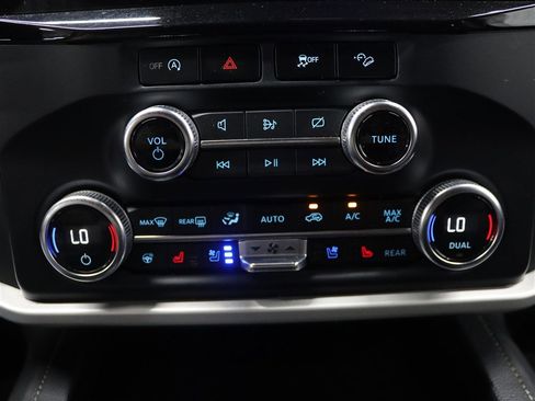 Used 2024 Ford Expedition Max XLT image 29