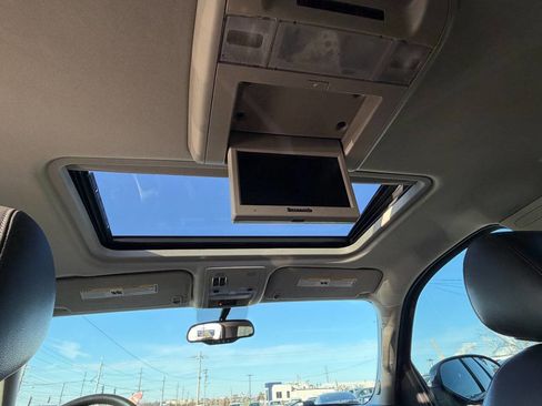 Used 2012 GMC Yukon 4WD Hybrid image 18