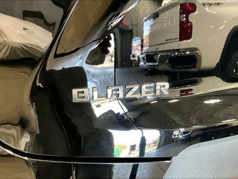 Used 2023 Chevrolet Blazer LT FWD image 21