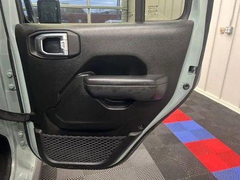 Used 2024 Jeep Wrangler Unlimited AWD/4WD image 14