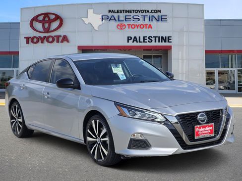 Used 2022 Nissan Altima 2.5 SR FWD image 1