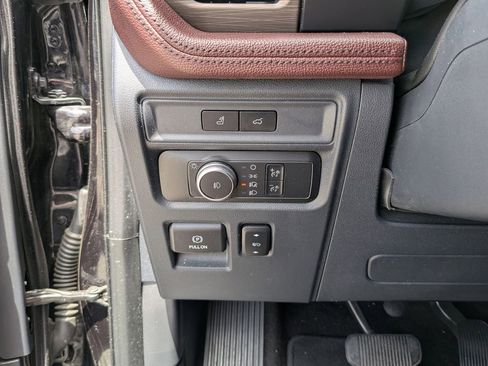 Used 2022 Ford Expedition Max Limited image 27