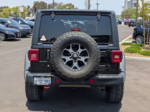 Used 2018 Jeep Wrangler Unlimited Rubicon w/ Steel Bumper Group image 11