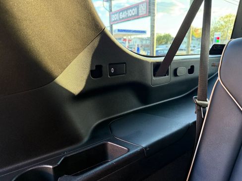 Used 2023 Cadillac Escalade ESV Premium Luxury image 47