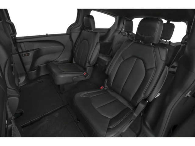 Used 2025 Chrysler Pacifica Select FWD image 10