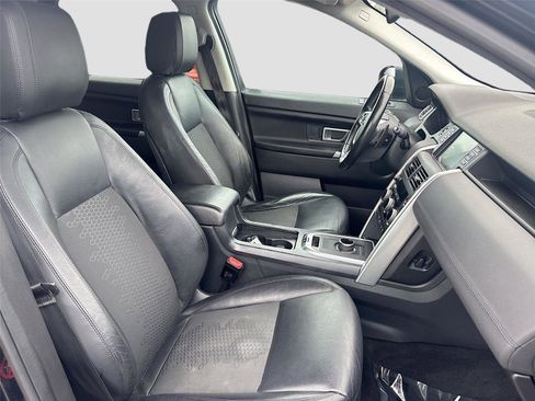 Used 2018 Land Rover Discovery Sport SE image 27