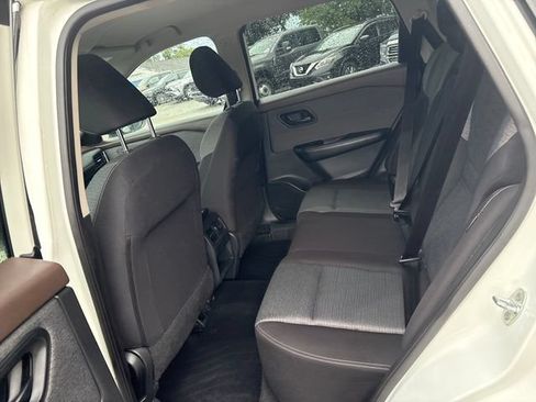Used 2022 Nissan Rogue S AWD/4WD image 19
