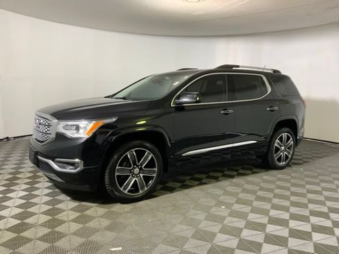 Used 2018 GMC Acadia Denali w/ Technology Package AWD/4WD image 9