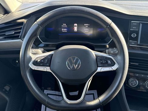 Used 2024 Volkswagen Jetta SE image 11