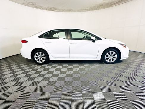 Used 2023 Toyota Corolla LE FWD image 2