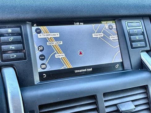 Used 2017 Land Rover Discovery Sport SE image 29