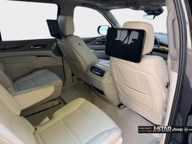 Used 2024 Cadillac Escalade ESV Sport Platinum w/ LPO, ONYX Package AWD/4WD image 28