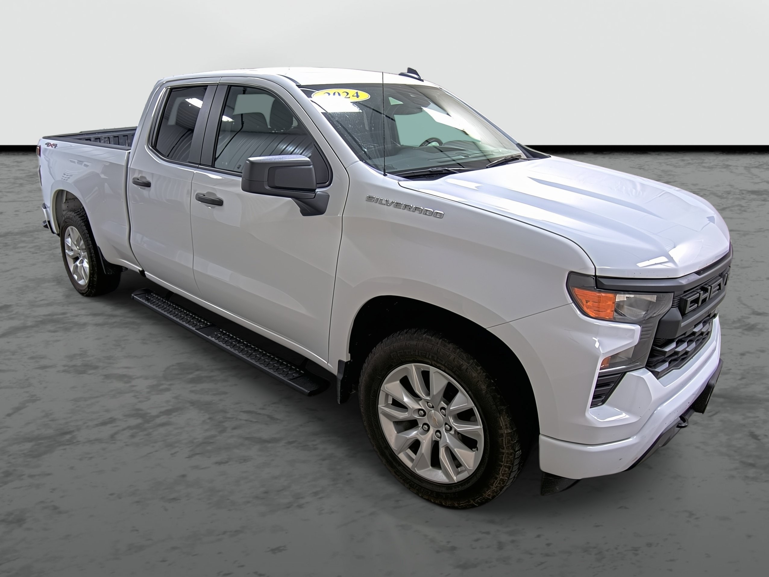Used 2024 Chevrolet Silverado 1500 Custom AWD/4WD image 5