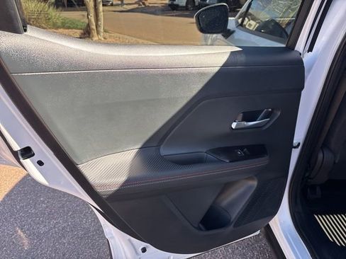 Certified 2025 Nissan Kicks SR AWD/4WD image 24