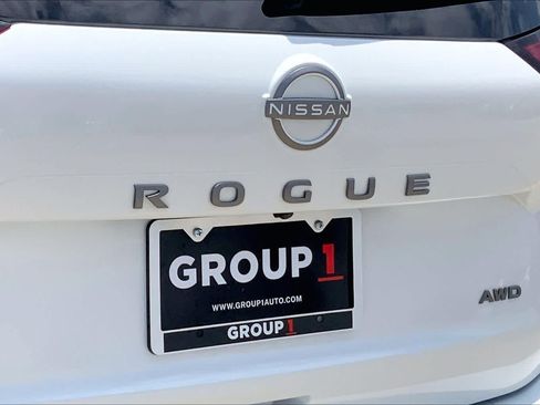 Used 2025 Nissan Rogue SV AWD/4WD image 31