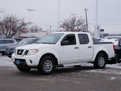 Used 2019 Nissan Frontier SV image 3