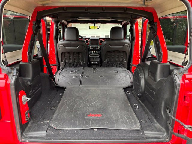 Used 2018 Jeep Wrangler Unlimited Rubicon w/ Dual Top Group AWD/4WD image 11