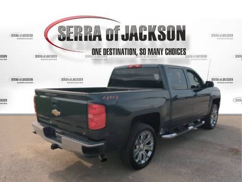 Used 2018 Chevrolet Silverado 1500 LT w/ LT Eassist Package AWD/4WD image 8