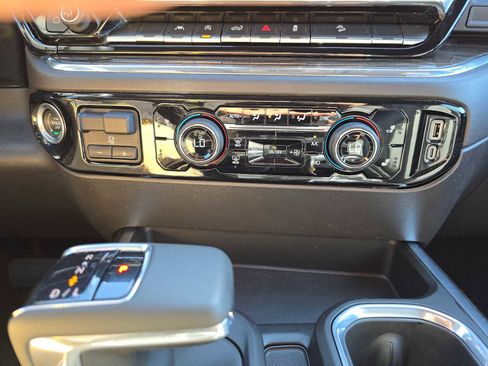 Used 2024 Chevrolet Silverado 1500 LT Trail Boss w/ Convenience Package II image 28