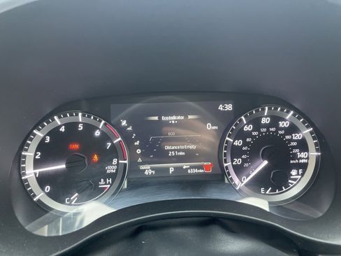 Used 2024 Toyota Highlander AWD image 14