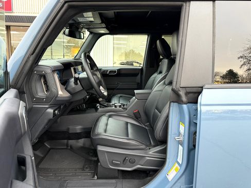 Used 2025 Ford Bronco Outer Banks w/ Sasquatch Package image 3