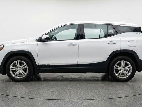 Used 2024 GMC Terrain SLE image 5