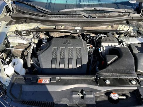 Used 2024 Mitsubishi Eclipse Cross LE image 28