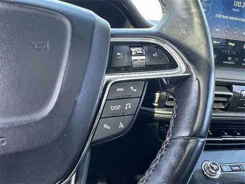 Certified 2022 Lincoln Nautilus Reserve image 27