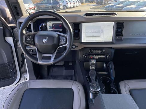 Used 2024 Ford Bronco Wildtrak image 4