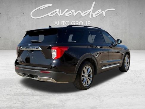 Used 2022 Ford Explorer XLT w/ Equipment Group 202A RWD image 16