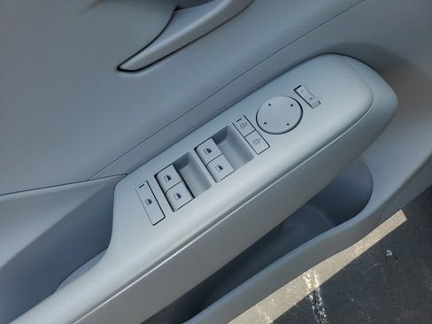 Certified 2025 Hyundai Kona SEL AWD/4WD image 19