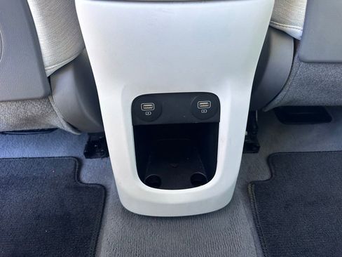 Used 2022 Hyundai Ioniq 5 Limited w/ Cargo Package AWD/4WD image 15