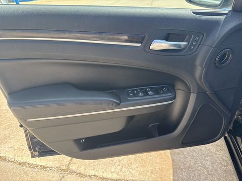 Used 2013 Chrysler 300 C image 7