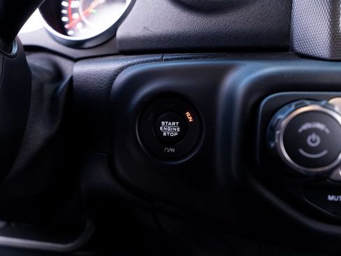 Used 2020 Jeep Gladiator Rubicon AWD/4WD image 36